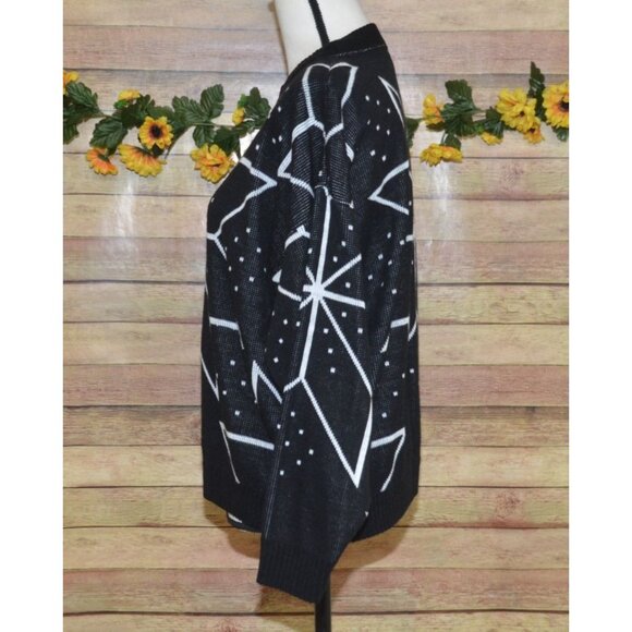 Cabin Creek Ladies L Unisex Black Sweater Geometric Snowflake Holidays Christmas - Picture 4 of 8